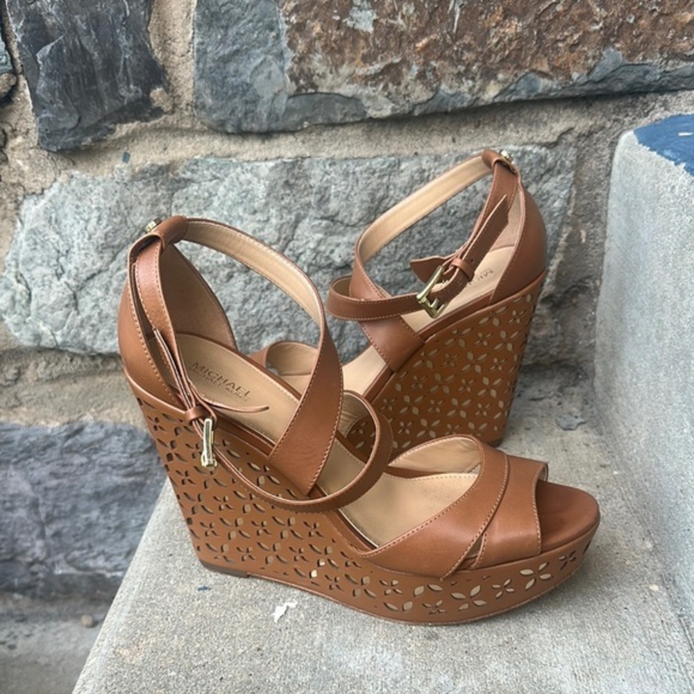Michael Kors Sienna Cutout Wedge Sandals size 8.5 - Picture 1 of 7